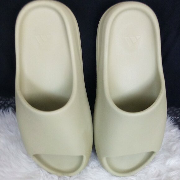 Sandals_&_Flip_Flops